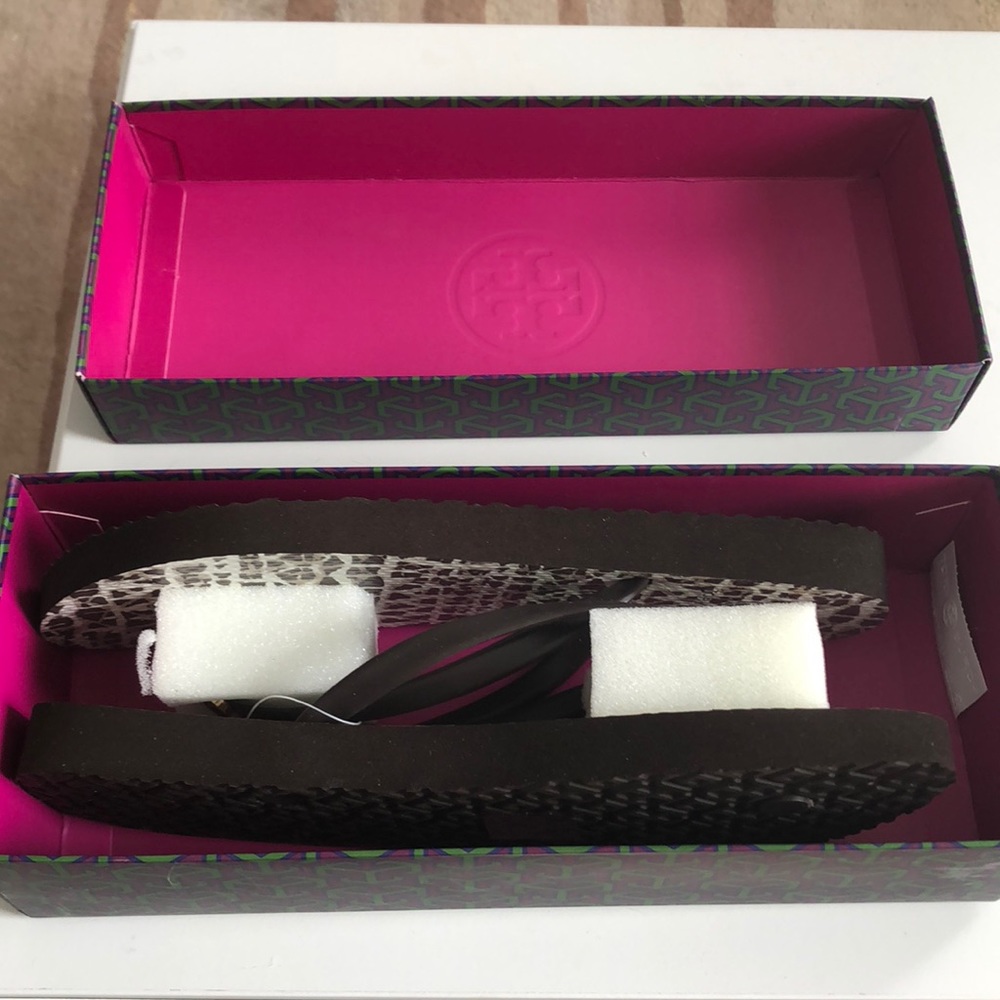 Brand new in box Tory Burch flip flops